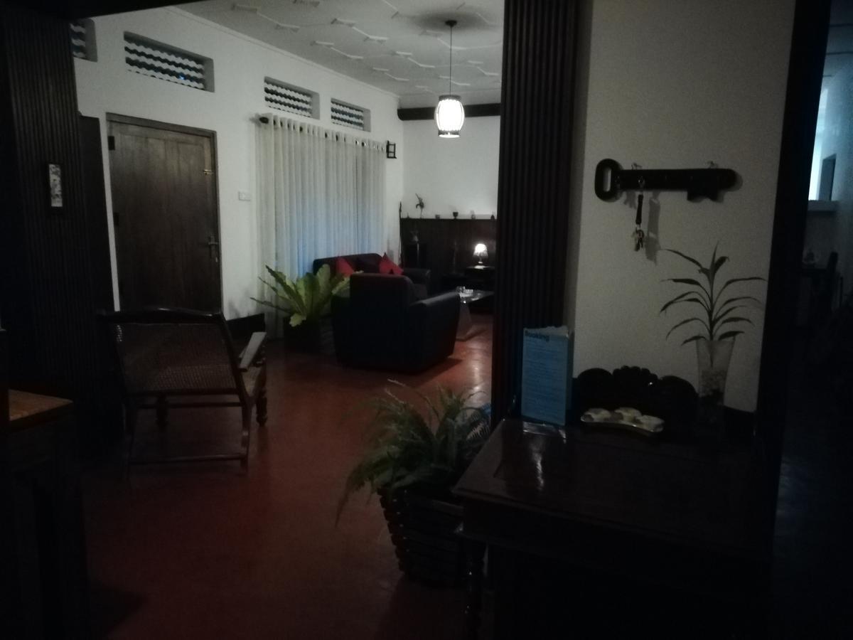 Hotel Mahaweli Shades Kandy Exterior foto