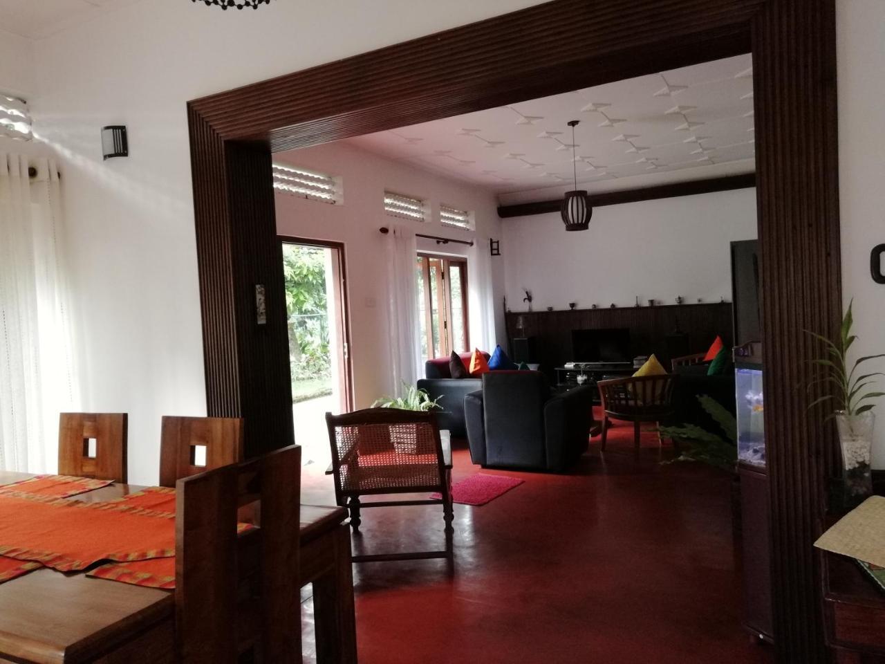 Hotel Mahaweli Shades Kandy Exterior foto