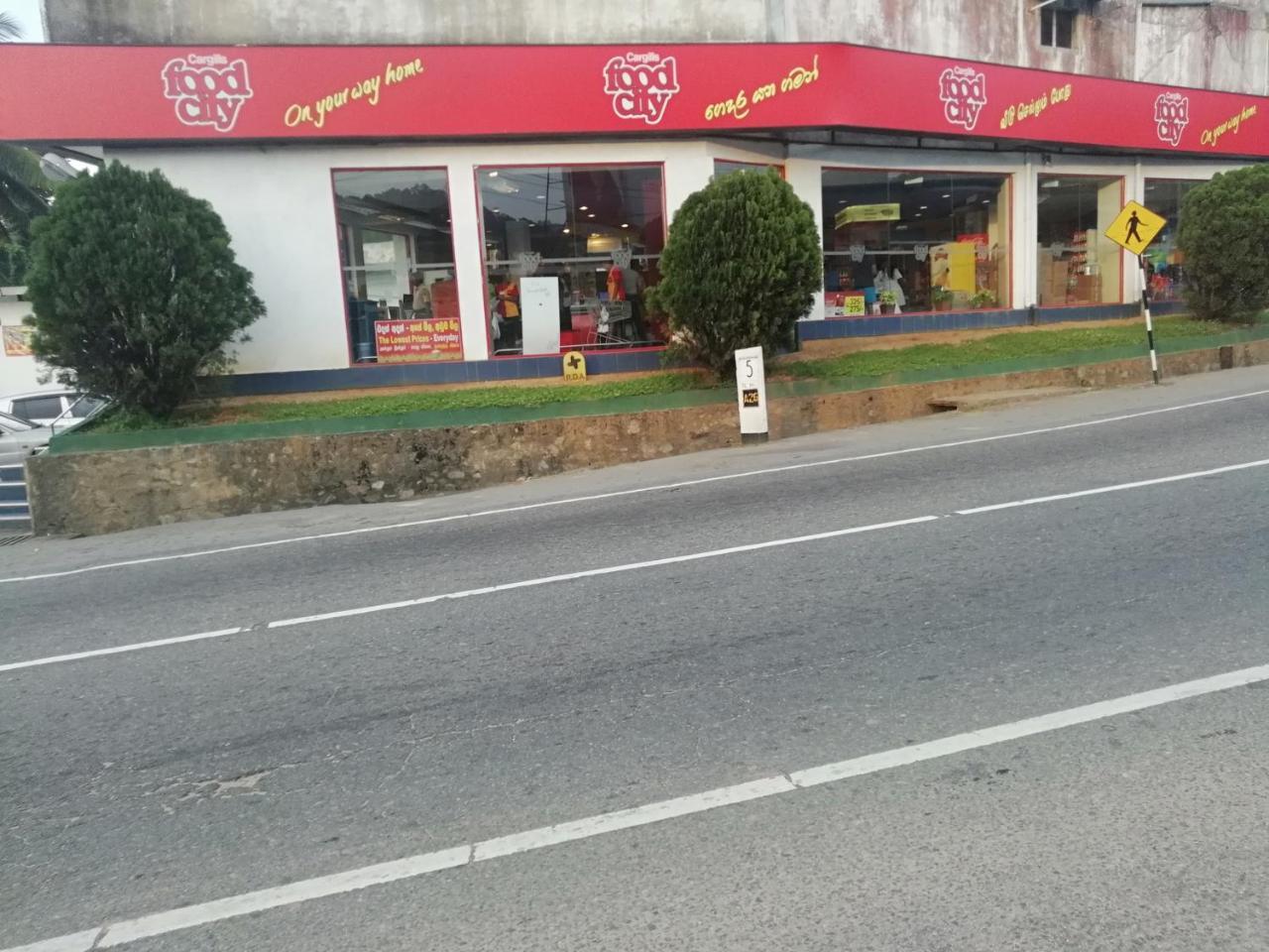 Hotel Mahaweli Shades Kandy Exterior foto