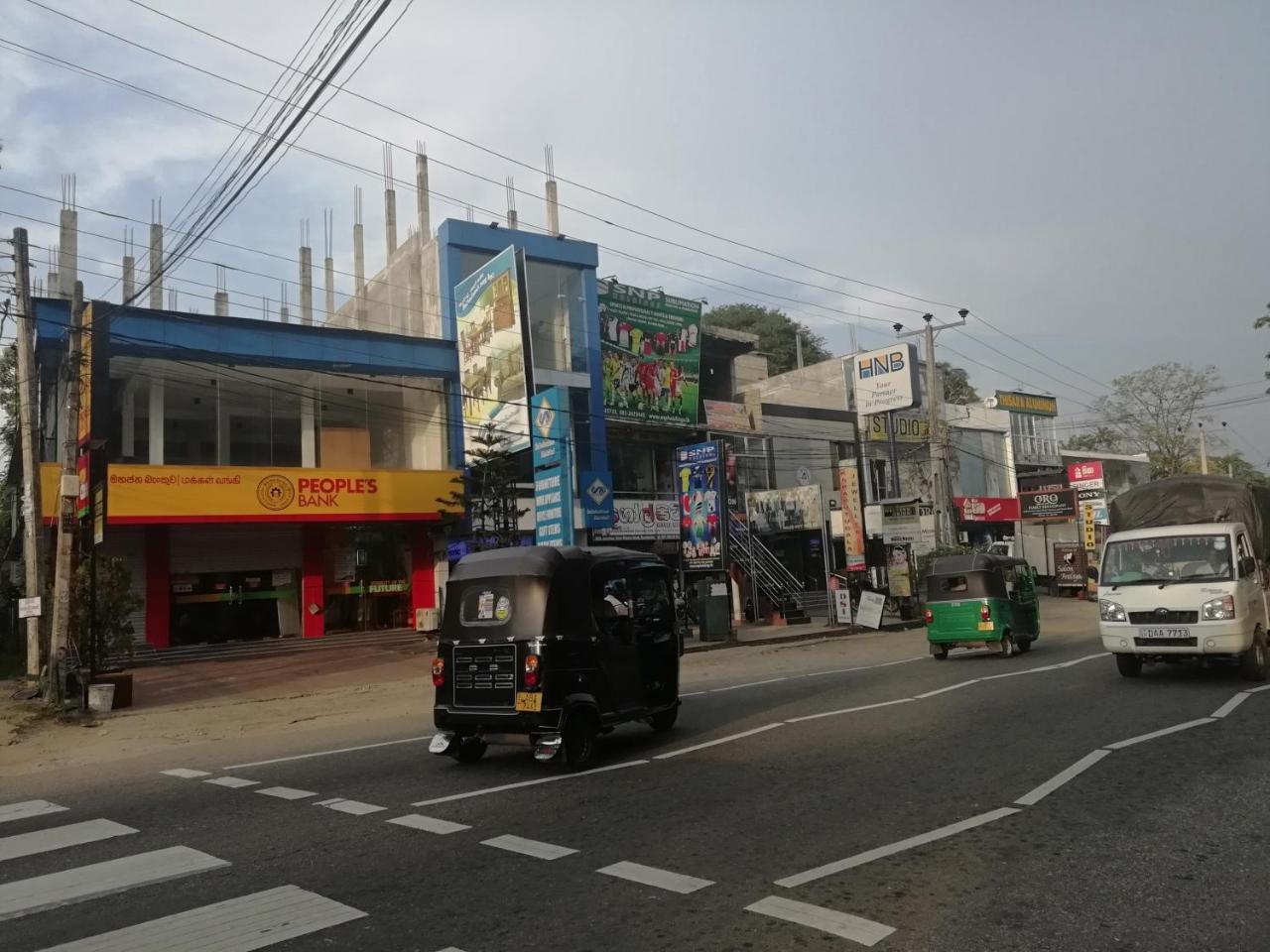 Hotel Mahaweli Shades Kandy Exterior foto