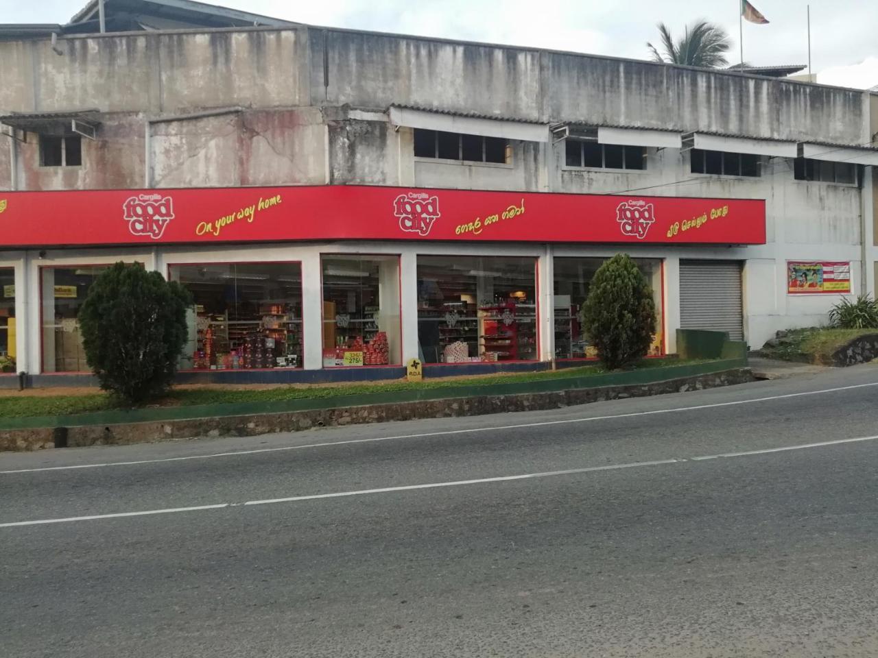 Hotel Mahaweli Shades Kandy Exterior foto